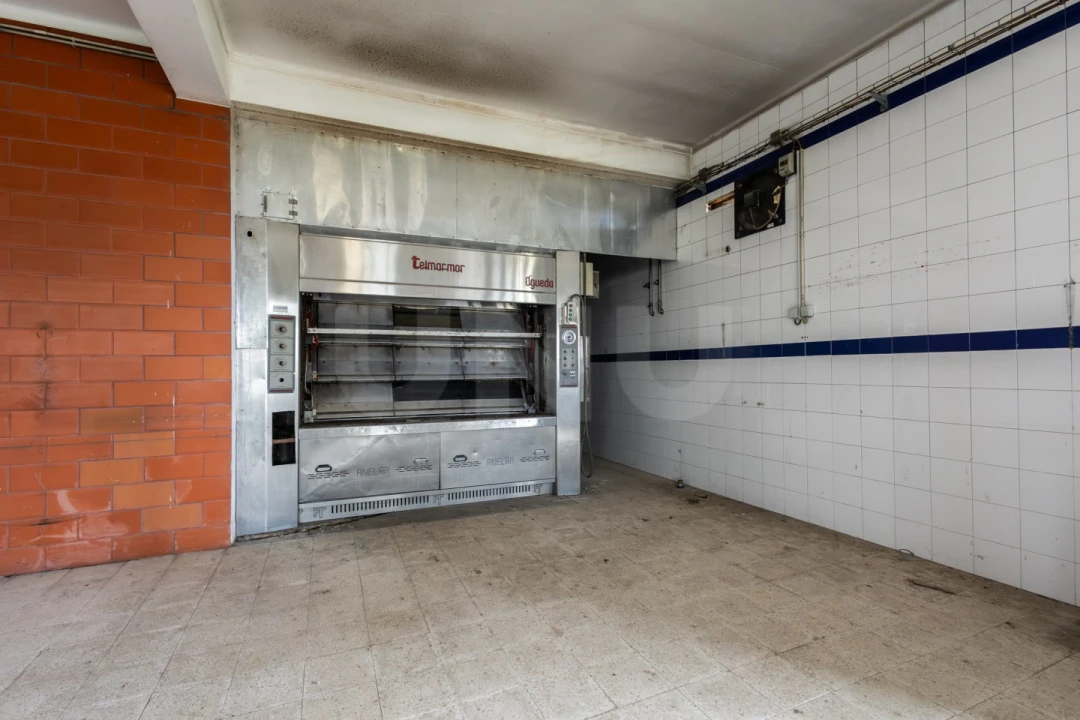 Armazém para Arrendamento em Alcobaça e Vestiaria Foto 8