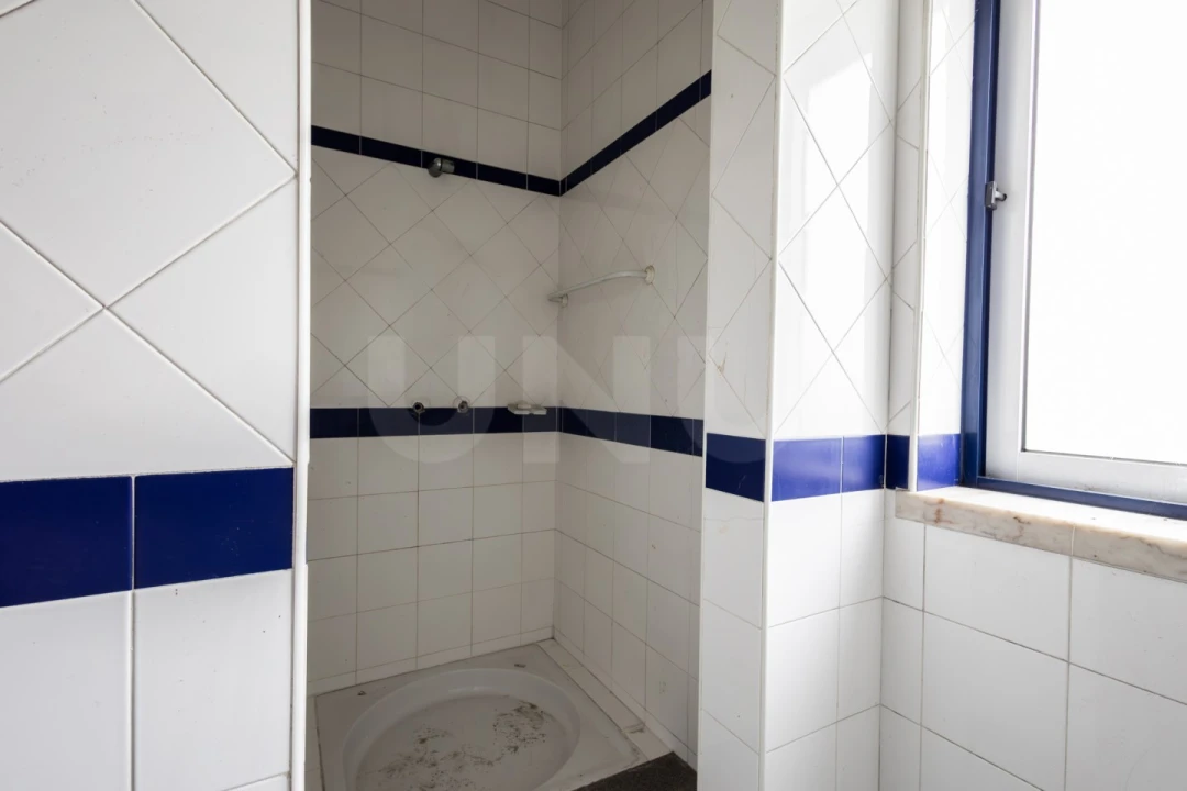 Armazém para Arrendamento em Alcobaça e Vestiaria Foto 13