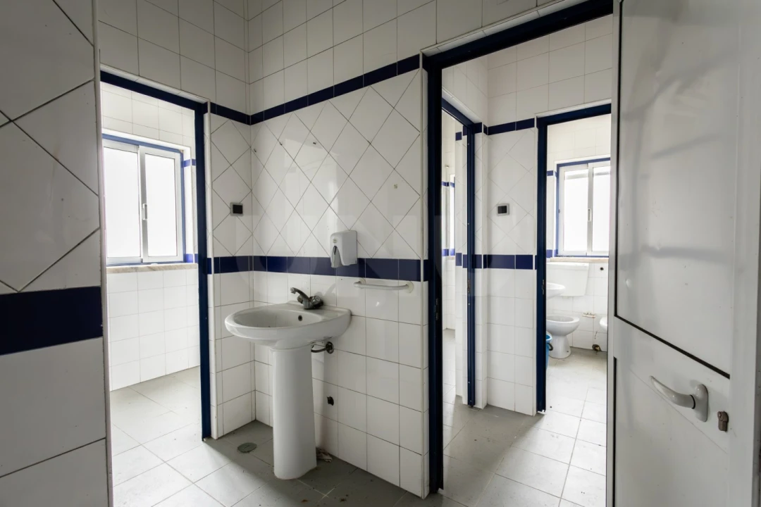 Armazém para Arrendamento em Alcobaça e Vestiaria Foto 15
