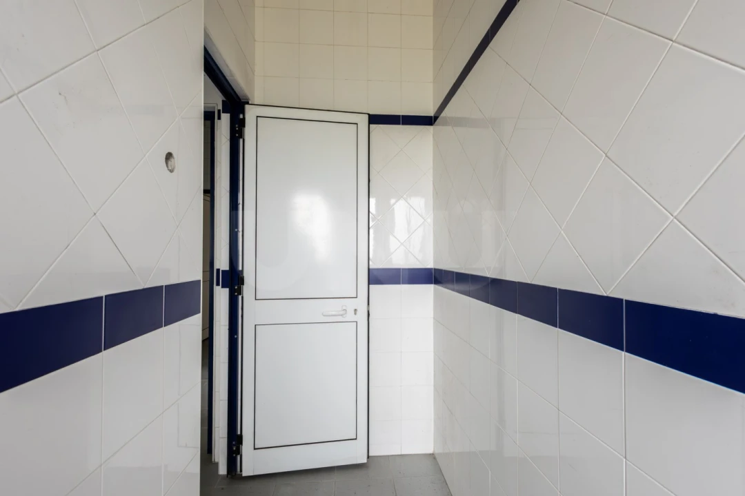 Armazém para Arrendamento em Alcobaça e Vestiaria Foto 16