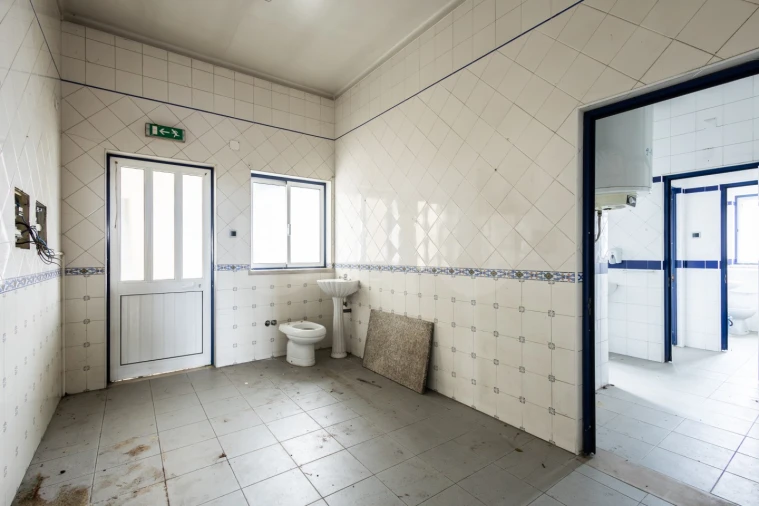 Armazém para Arrendamento em Alcobaça e Vestiaria Foto 11