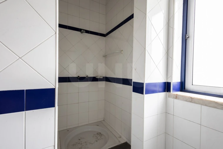 Armazém para Arrendamento em Alcobaça e Vestiaria Foto 13