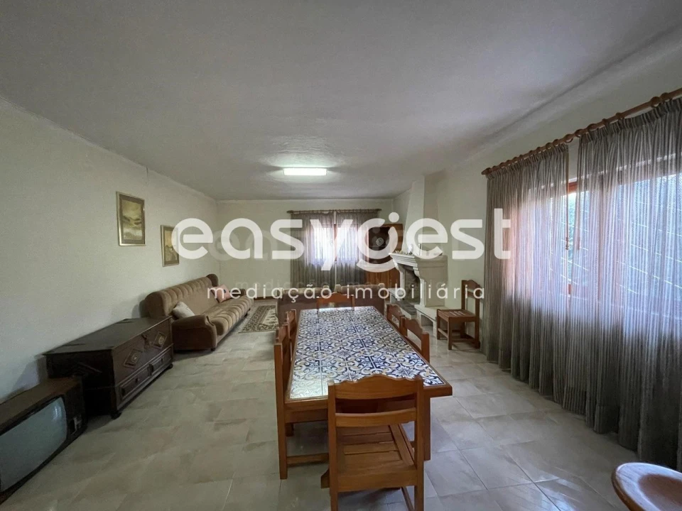 Moradia T3 para Venda em Almalagues Foto 19