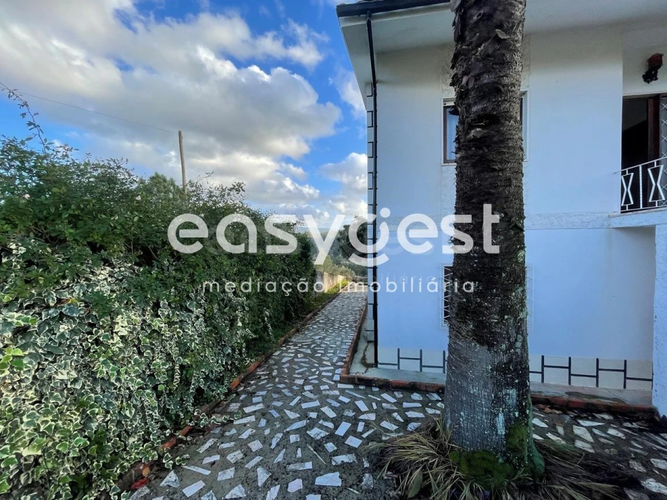 Moradia T3 para Venda em Almalagues Foto 23