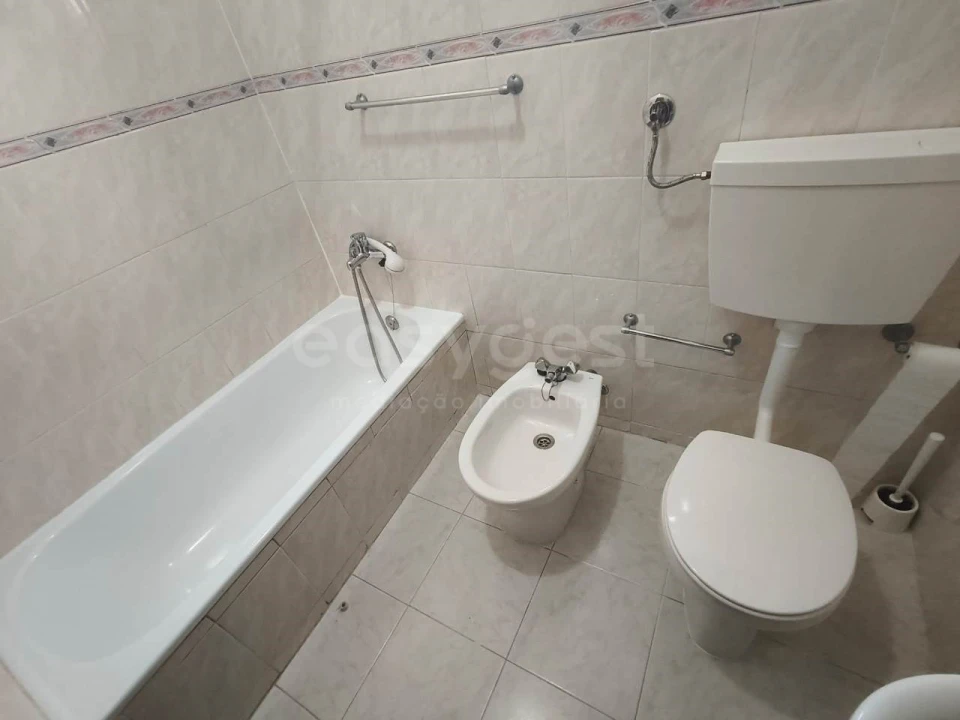 Apartamento T1 para Venda em Amora Foto 6