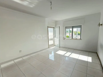 Apartamento T1 para Venda em Amora