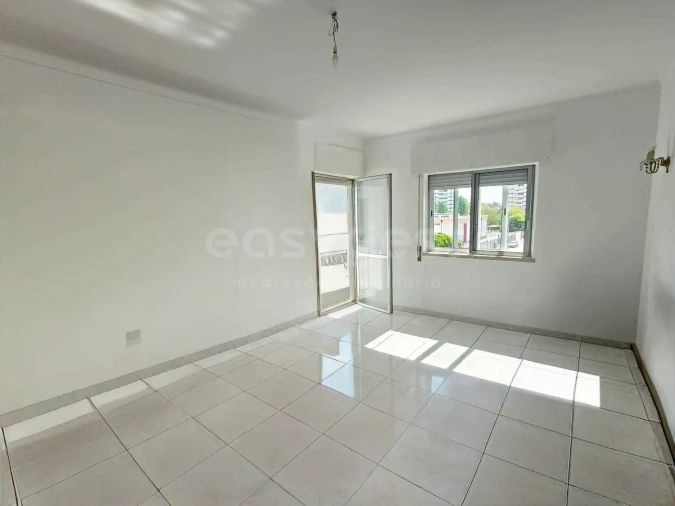 Apartamento T1 para Venda em Amora Foto 3