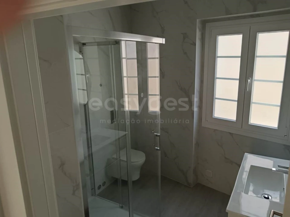 Moradia T4 para Venda em Valado dos Frades Foto 23