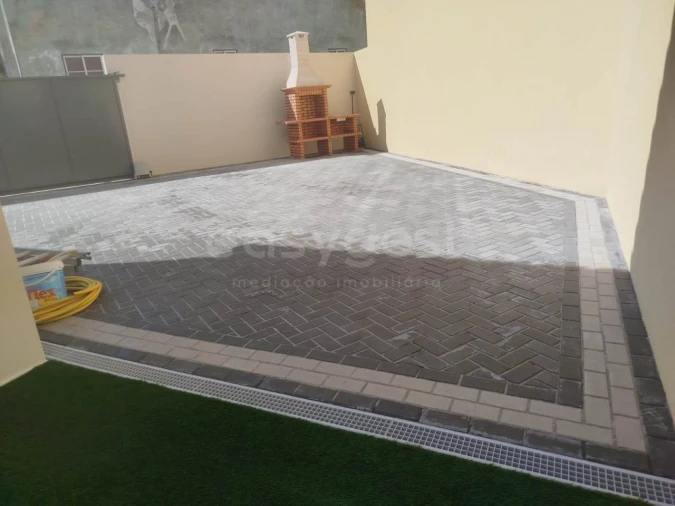 Moradia T4 para Venda em Valado dos Frades Foto 4