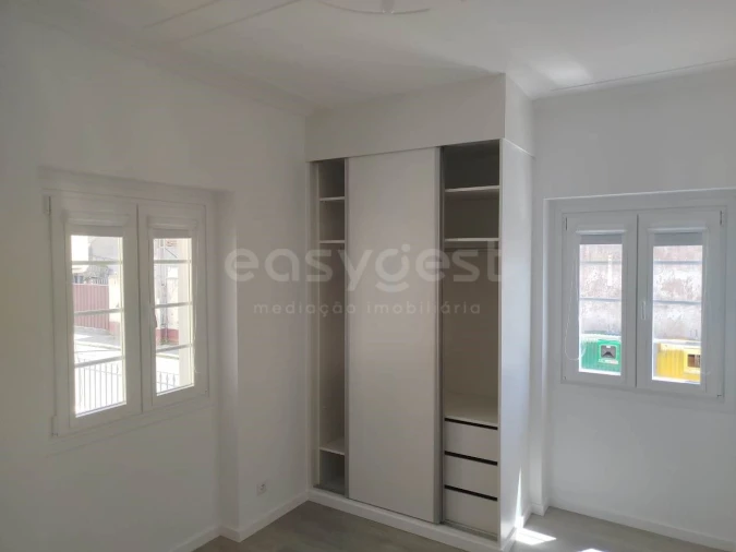 Moradia T4 para Venda em Valado dos Frades Foto 8