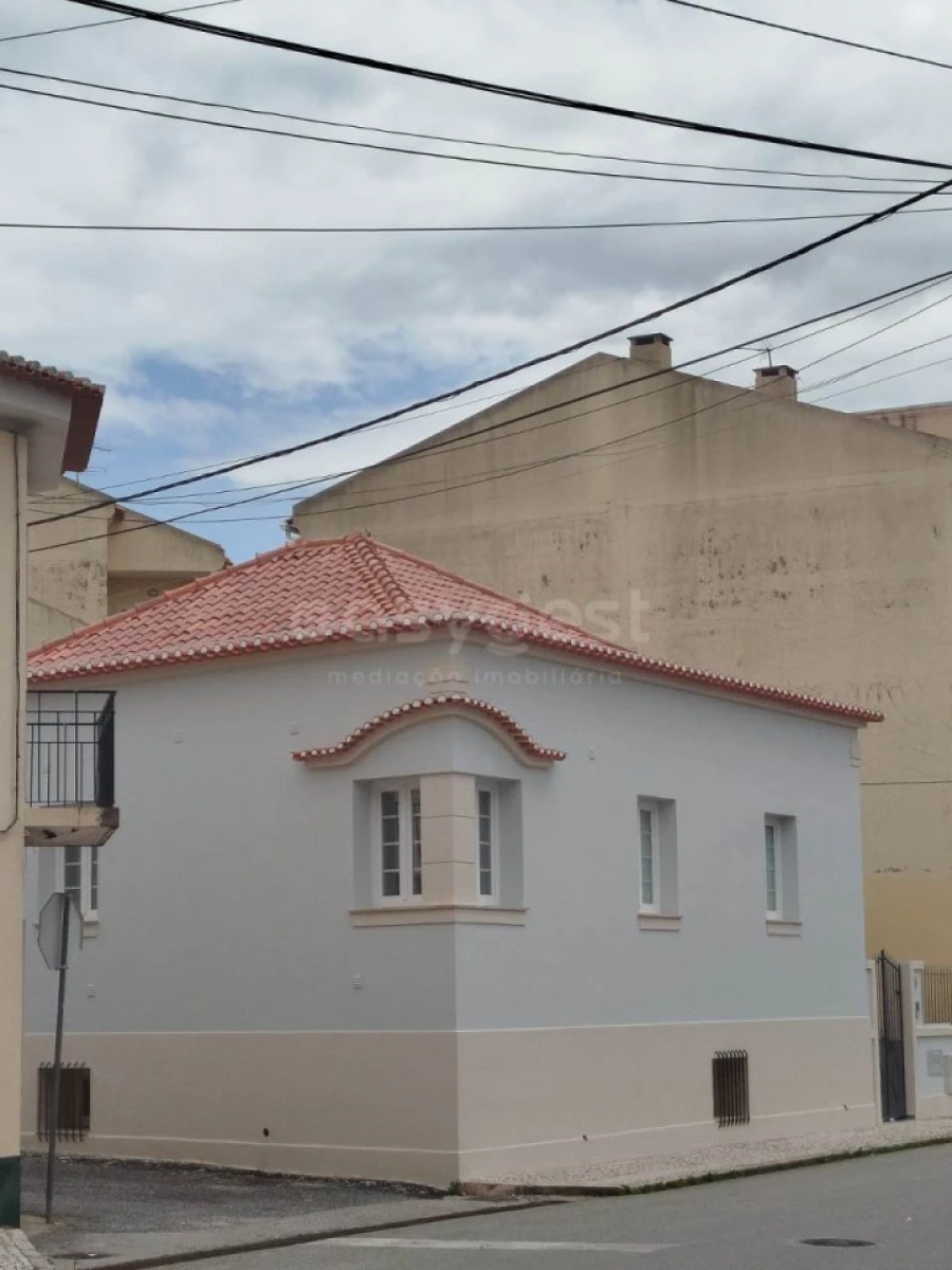 Moradia T4 para Venda em Valado dos Frades Foto 9