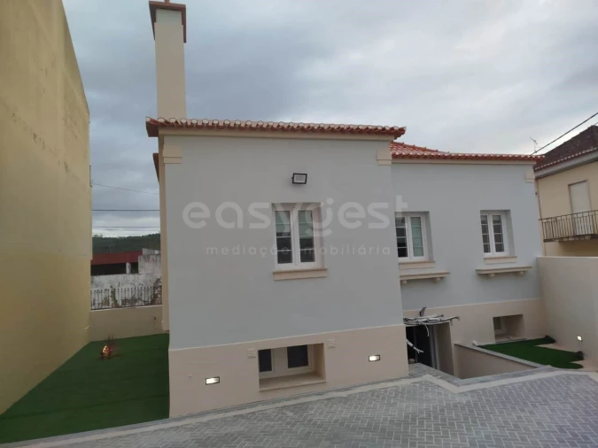 Moradia T4 para Venda em Valado dos Frades Foto 10