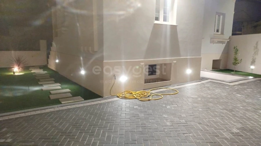 Moradia T4 para Venda em Valado dos Frades Foto 11