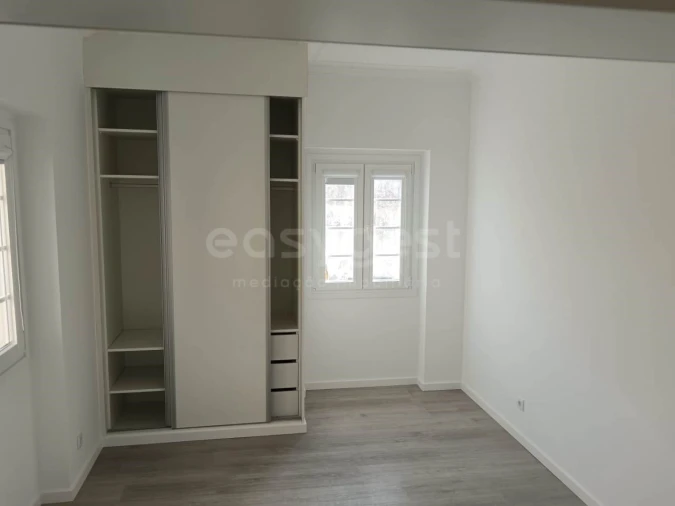 Moradia T4 para Venda em Valado dos Frades Foto 18