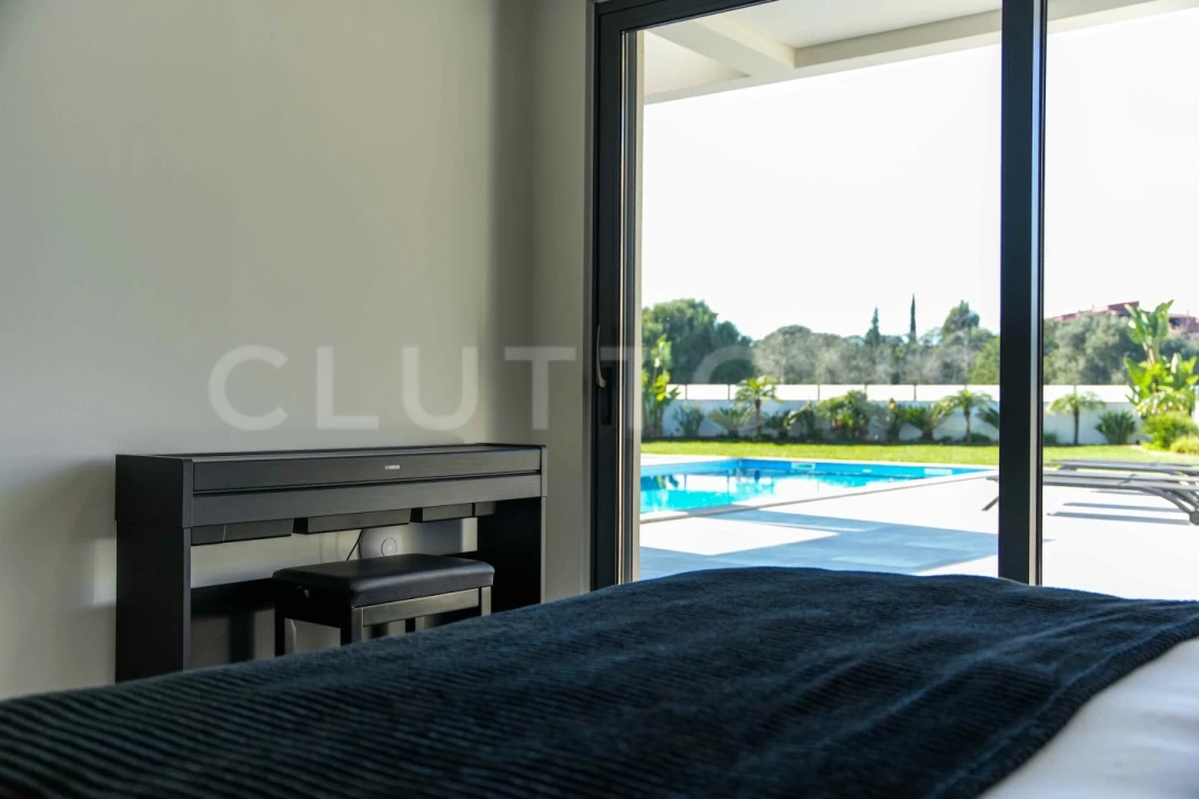 Moradia T4 para Venda em Guia Foto 9