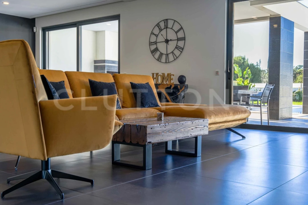 Moradia T4 para Venda em Guia Foto 14