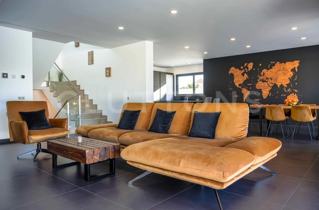 Moradia T4 para Venda em Guia Foto 25