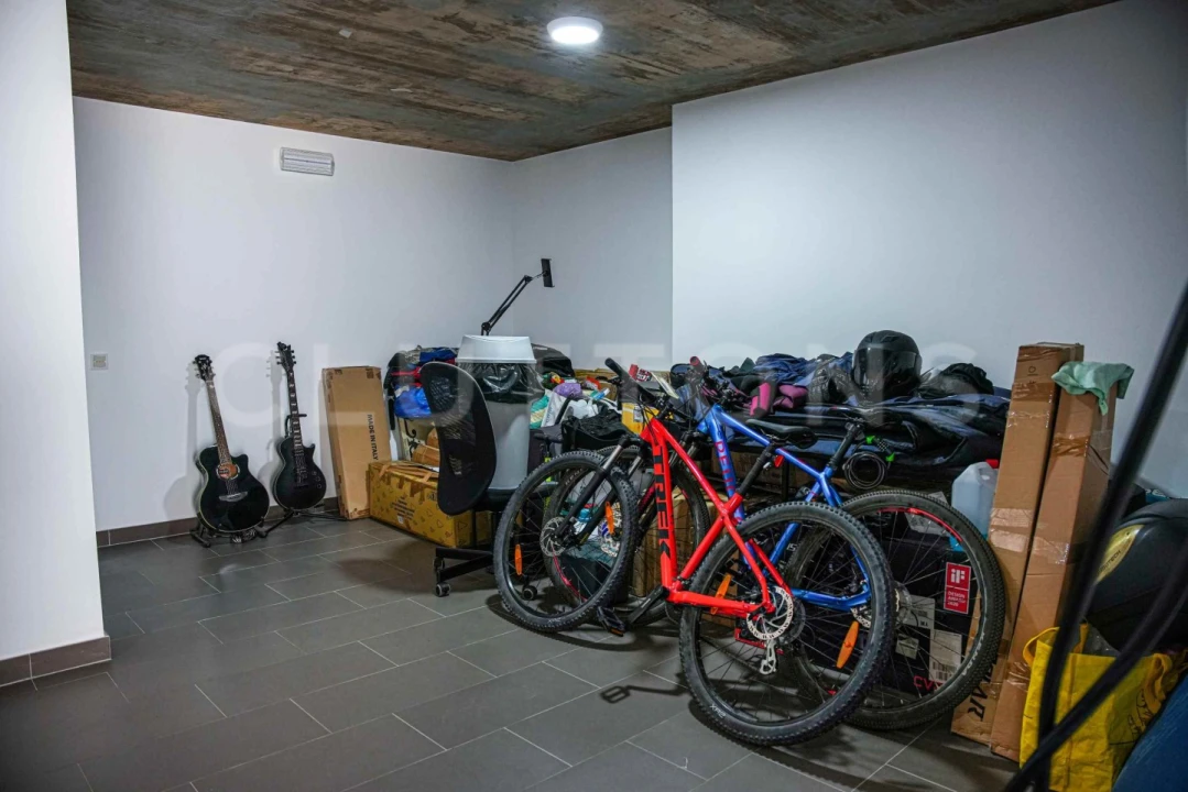 Moradia T4 para Venda em Guia Foto 35