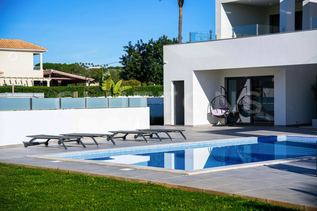 Moradia T4 para Venda em Guia Foto 40