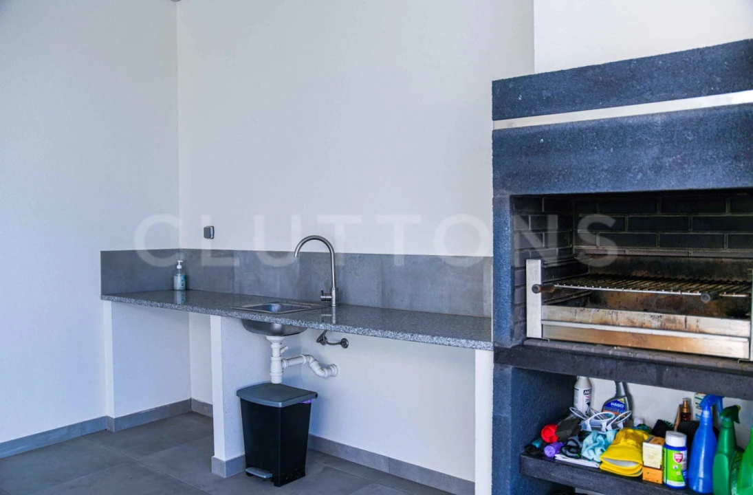 Moradia T4 para Venda em Guia Foto 50