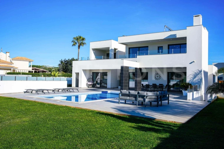 Moradia T4 para Venda em Guia