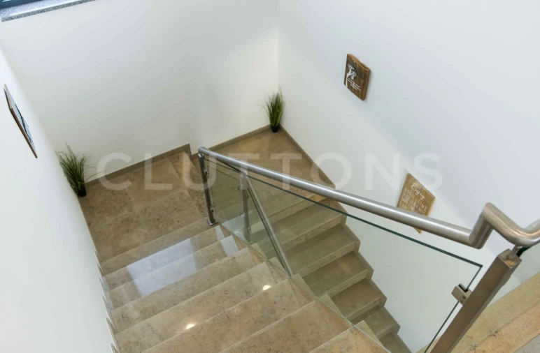 Moradia T4 para Venda em Guia Foto 6