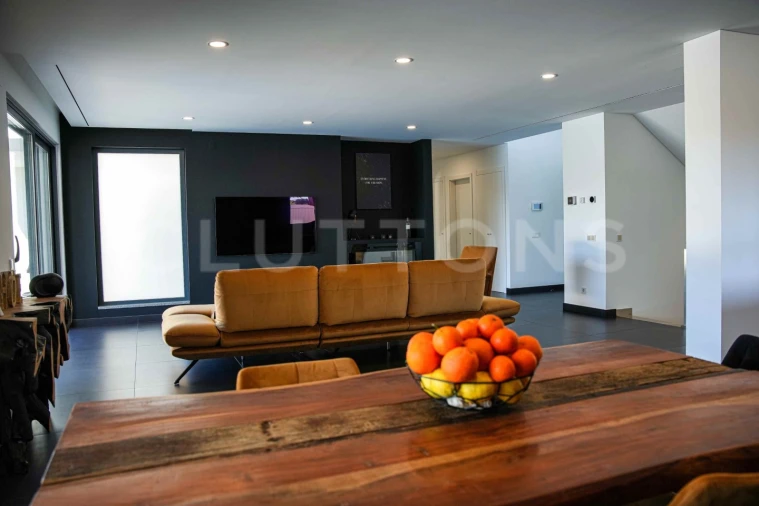 Moradia T4 para Venda em Guia Foto 24