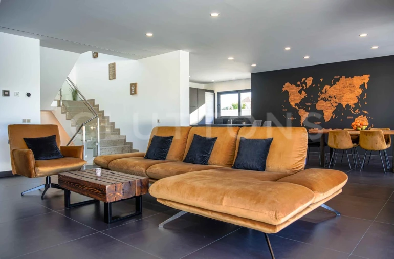 Moradia T4 para Venda em Guia Foto 25