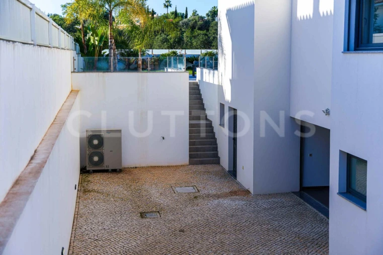 Moradia T4 para Venda em Guia Foto 52