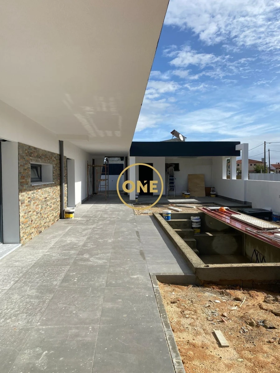 Moradia T3 para Venda em Quinta do Anjo Foto 4