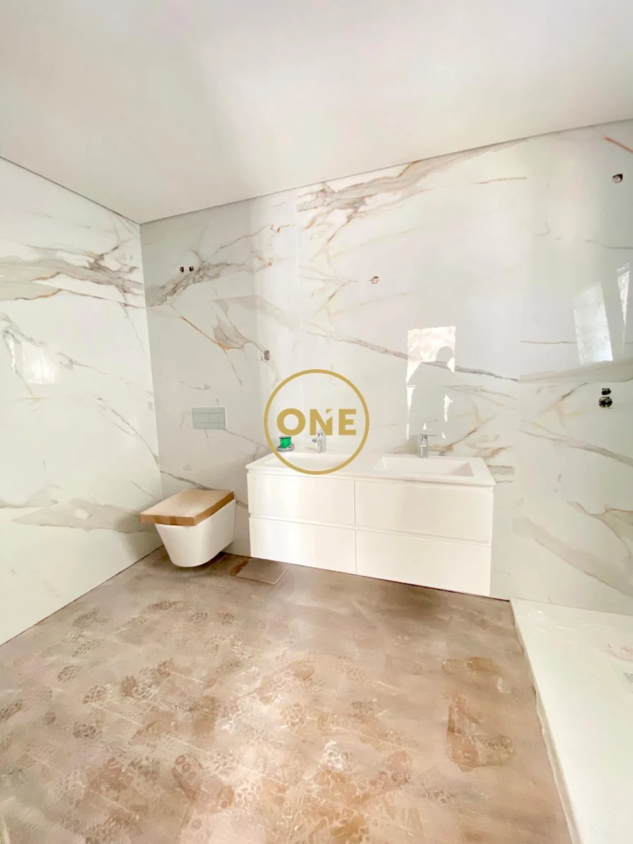 Moradia T3 para Venda em Quinta do Anjo Foto 9