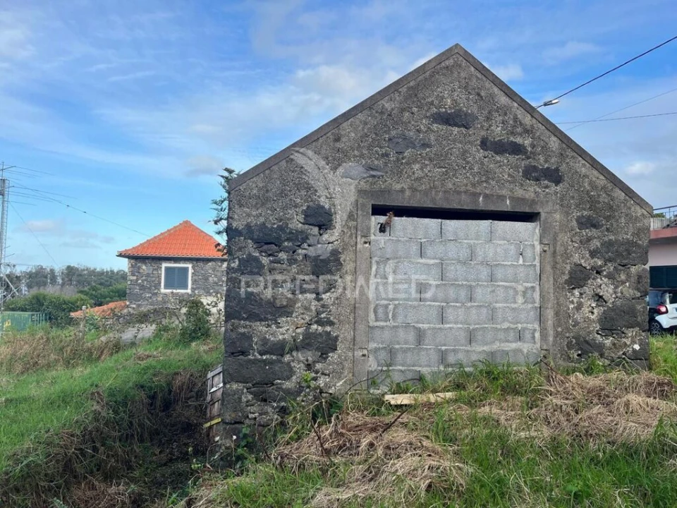 Moradia T1 para Venda em Porto Moniz Foto 3