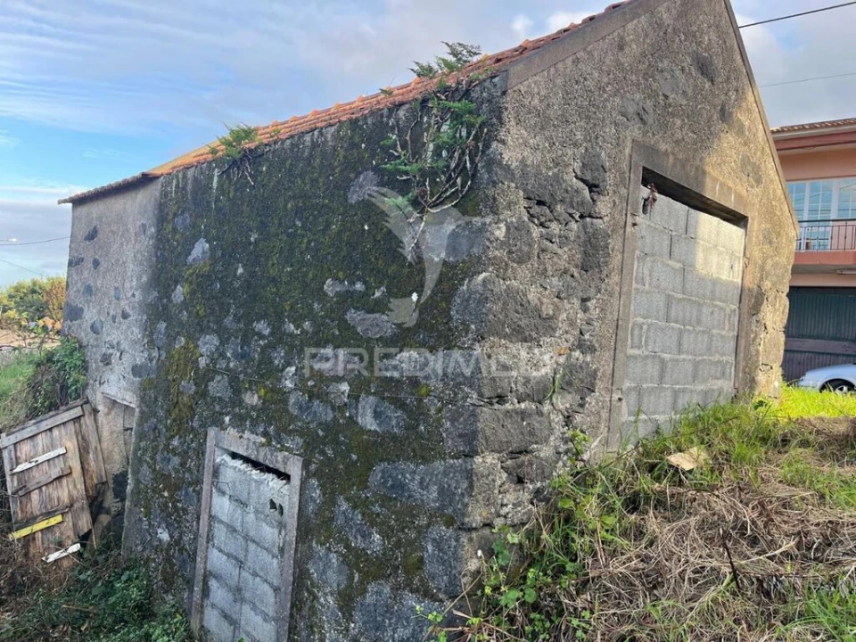 Moradia T1 para Venda em Porto Moniz Foto 2