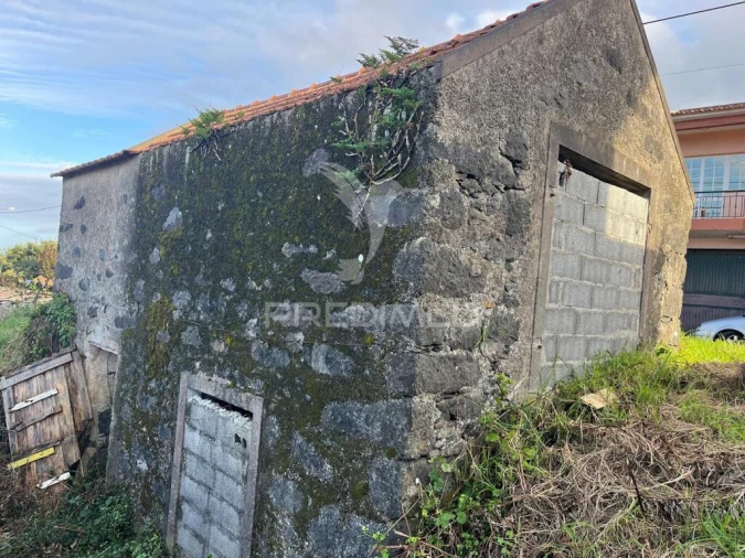 Moradia T1 para Venda em Porto Moniz Foto 2