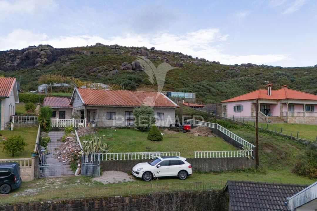 Moradia T3 para Venda em Aboim da Nóbrega e Gondomar Foto 3