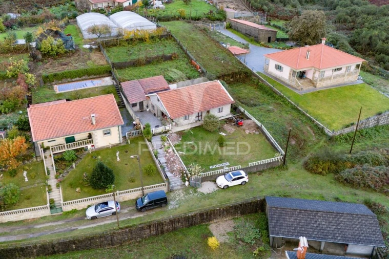 Moradia T3 para Venda em Aboim da Nóbrega e Gondomar