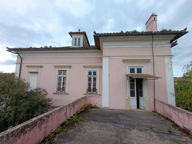 Moradia T5 para Venda em Sé Nova, Santa Cruz, Almedina e São Bartolomeu Foto 9