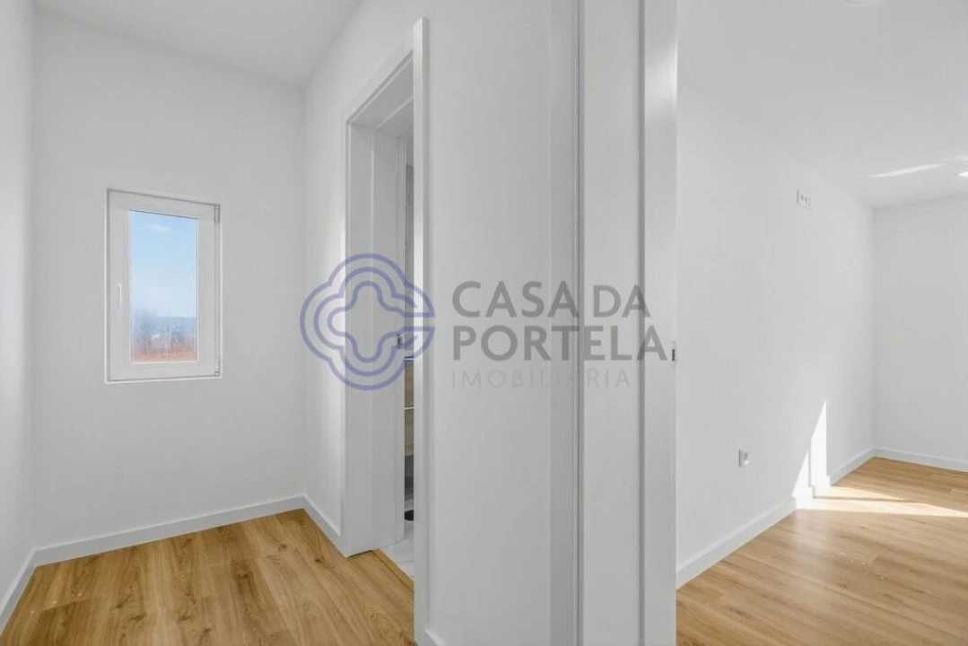 Moradia T3 para Venda em Oliveira do Douro Foto 12