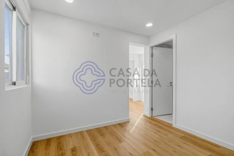 Moradia T3 para Venda em Oliveira do Douro Foto 10