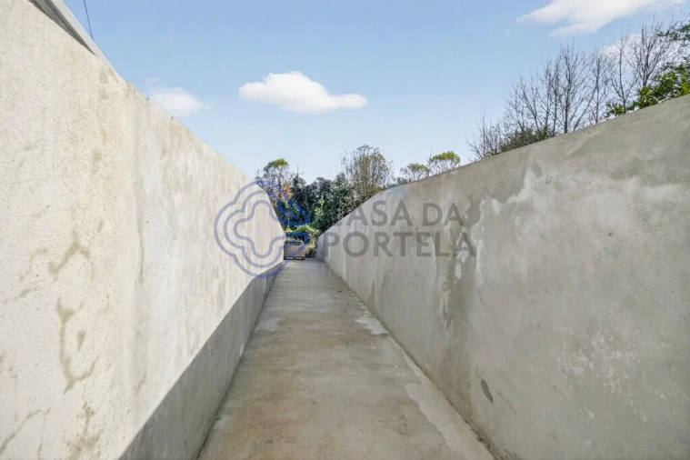 Moradia T3 para Venda em Oliveira do Douro Foto 18