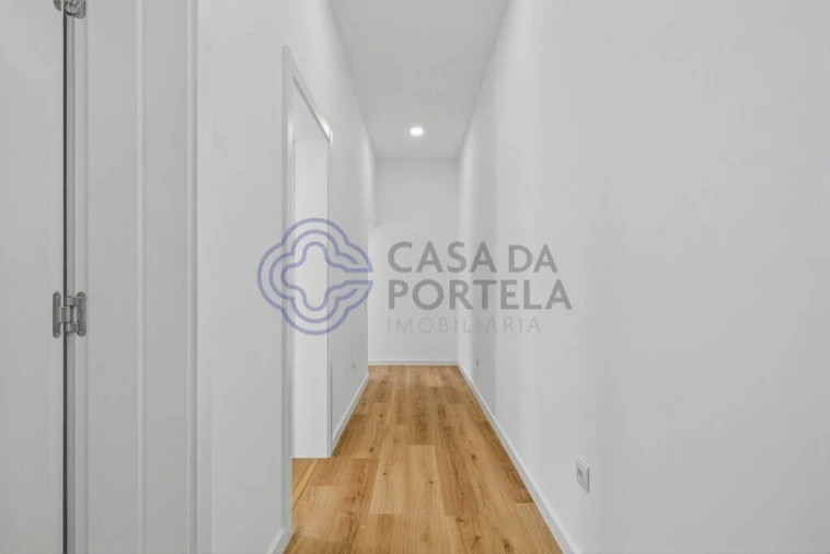 Moradia T3 para Venda em Oliveira do Douro Foto 8