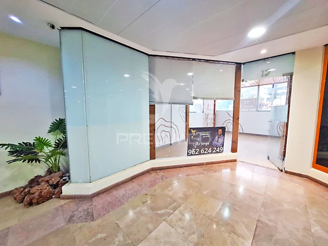 Loja para Arrendamento em Albufeira e Olhos de Água Foto 9