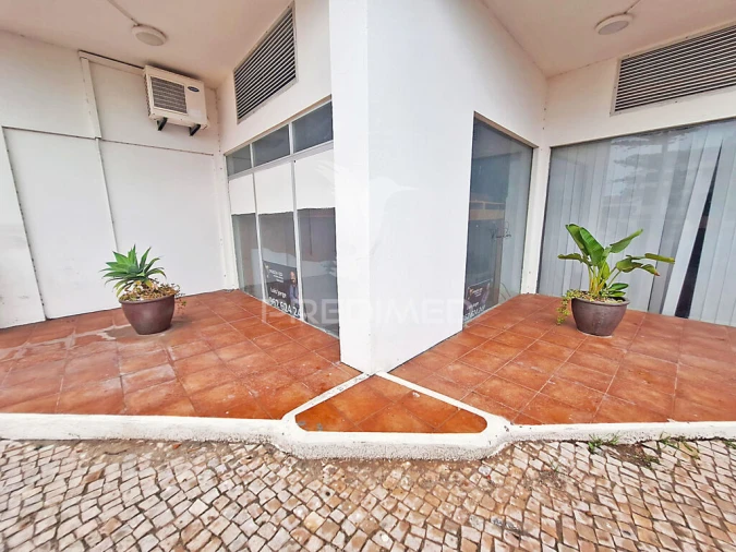 Loja para Arrendamento em Albufeira e Olhos de Água Foto 7