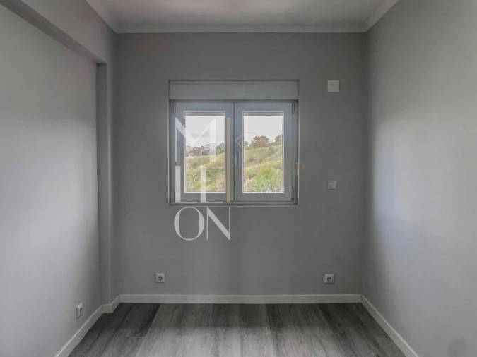 Apartamento T2 para Venda em Pontinha e Famões Foto 23