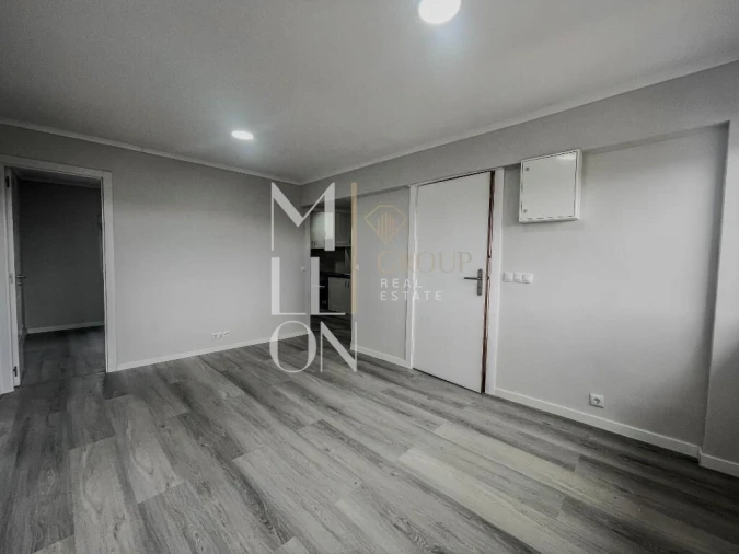 Apartamento T2 para Venda em Pontinha e Famões Foto 16