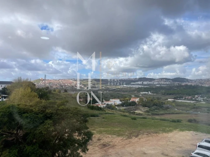 Apartamento T2 para Venda em Pontinha e Famões Foto 25