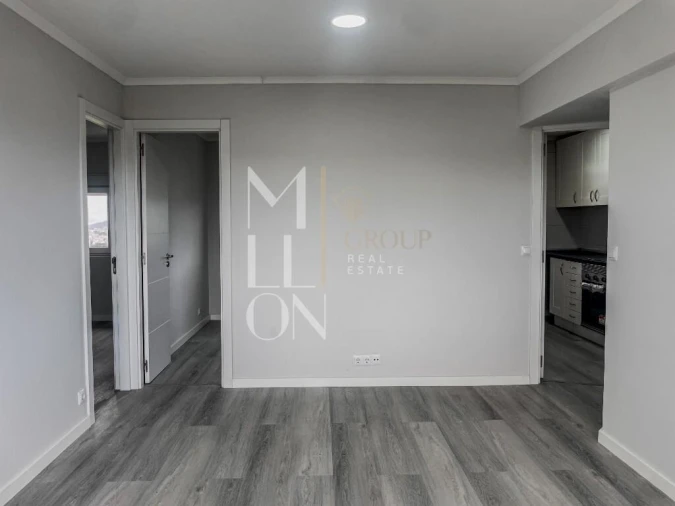 Apartamento T2 para Venda em Pontinha e Famões Foto 17