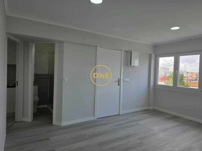 Apartamento T2 para Venda em Pontinha e Famões Foto 19