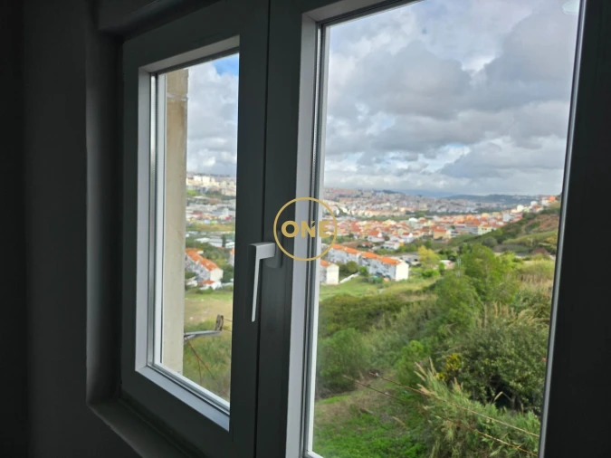 Apartamento T2 para Venda em Pontinha e Famões Foto 16