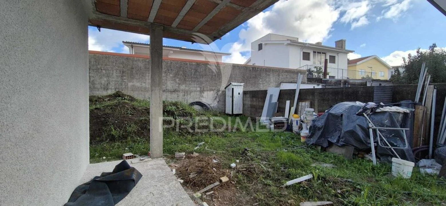 Moradia T3 para Venda em Palmeira Foto 3